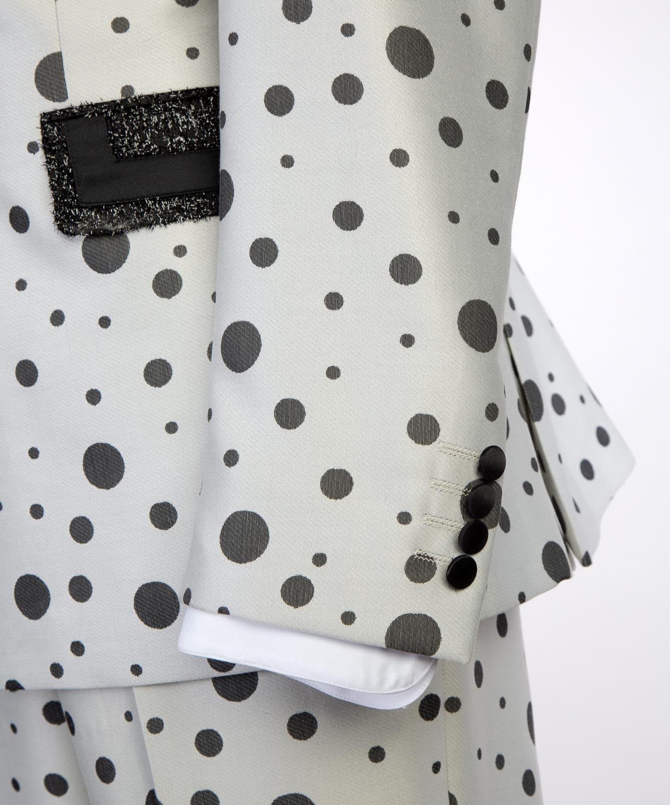 Men’s Luxury Polka Dot Tuxedo Suit Set – Blazer, Trousers & Bow Tie